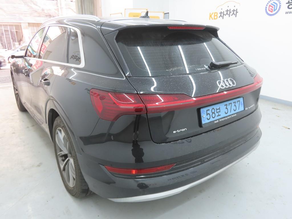 Audi e-Tron - Vista 4