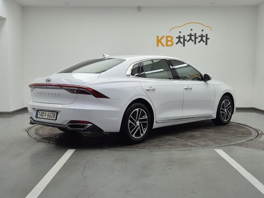 HYUNDAI Grandeur - Vista 4