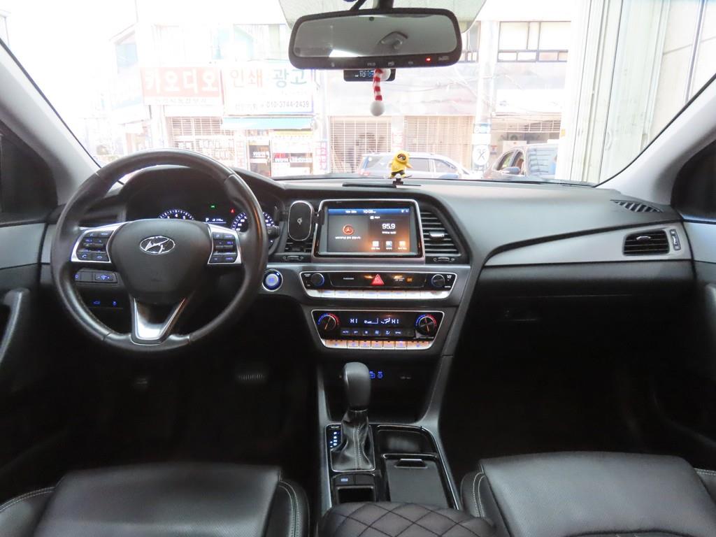 HYUNDAI Sonata - Vista 6