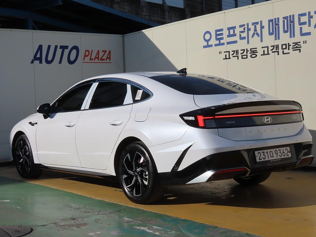 HYUNDAI Sonata - Vista 4