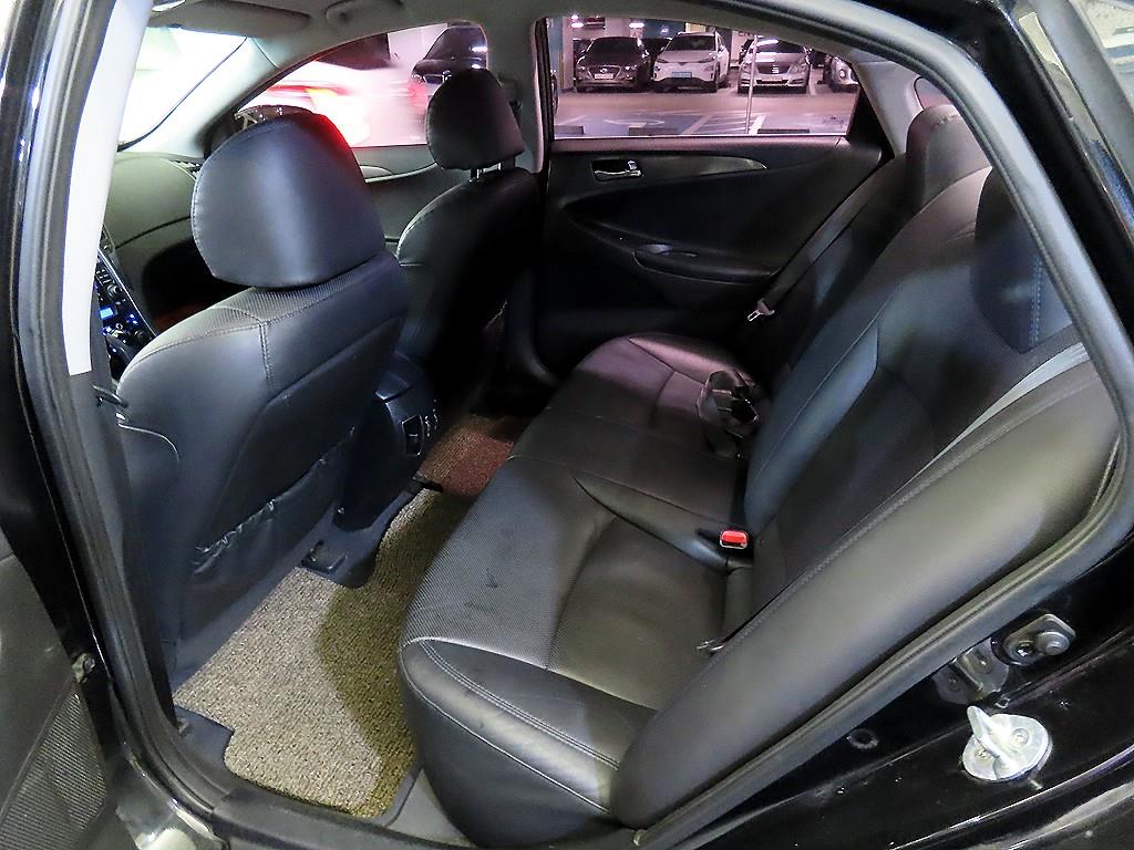 HYUNDAI Sonata - Vista 7