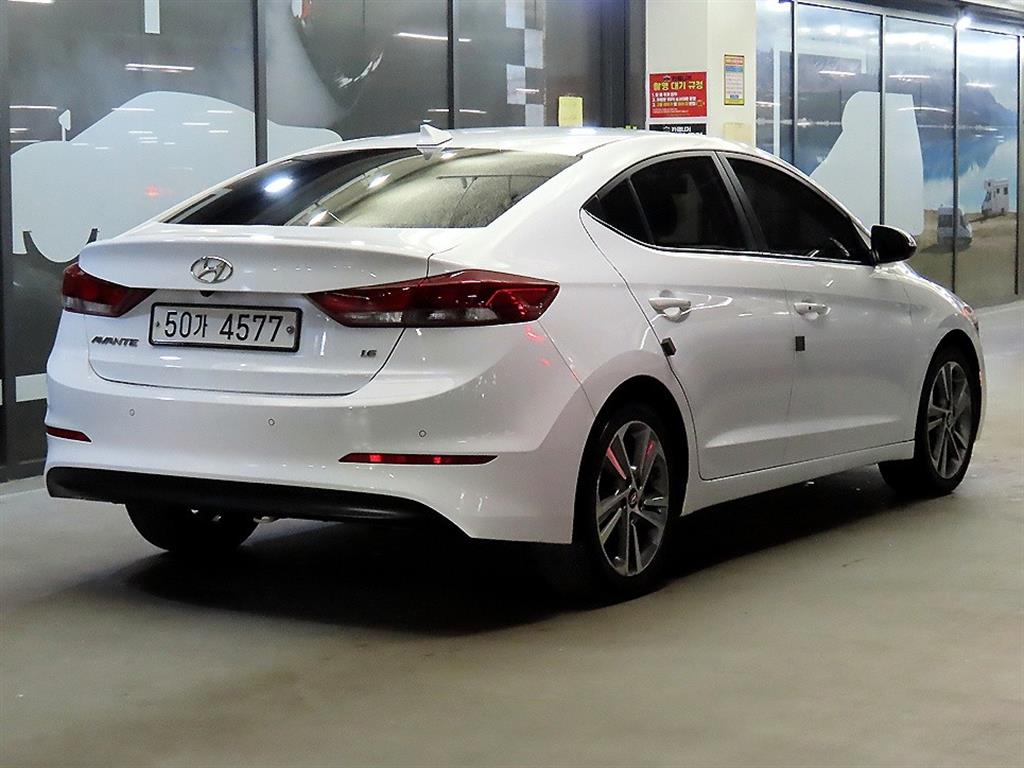 HYUNDAI Avante - Vista 4