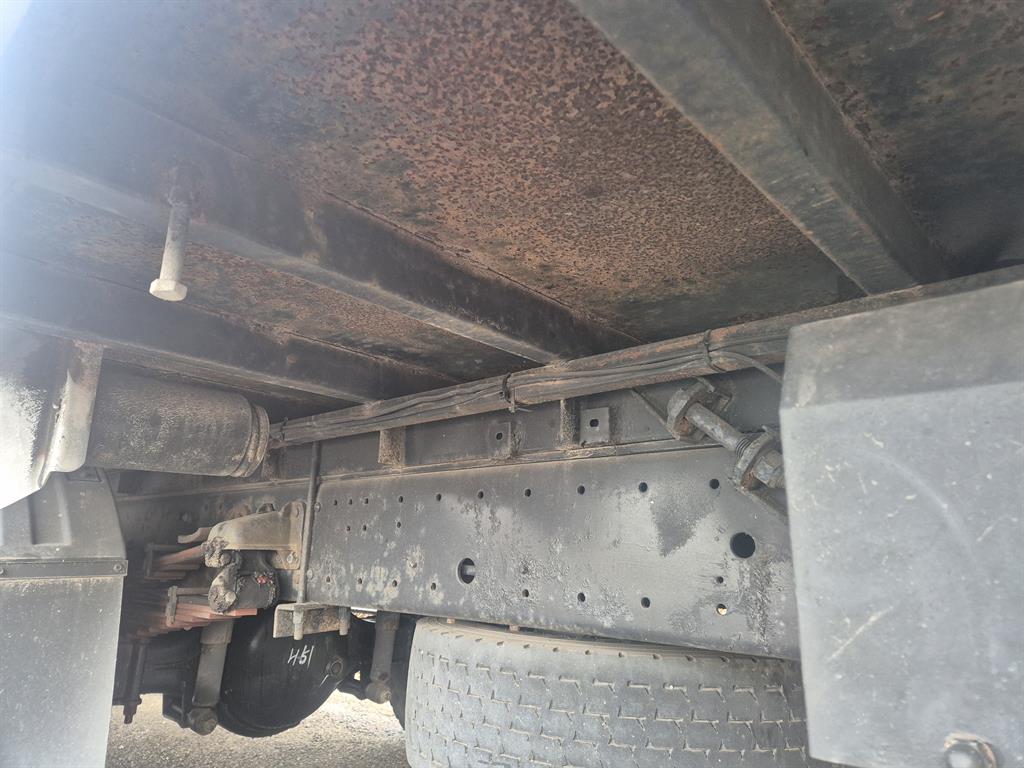 medium and large cargo truck - Vista 3