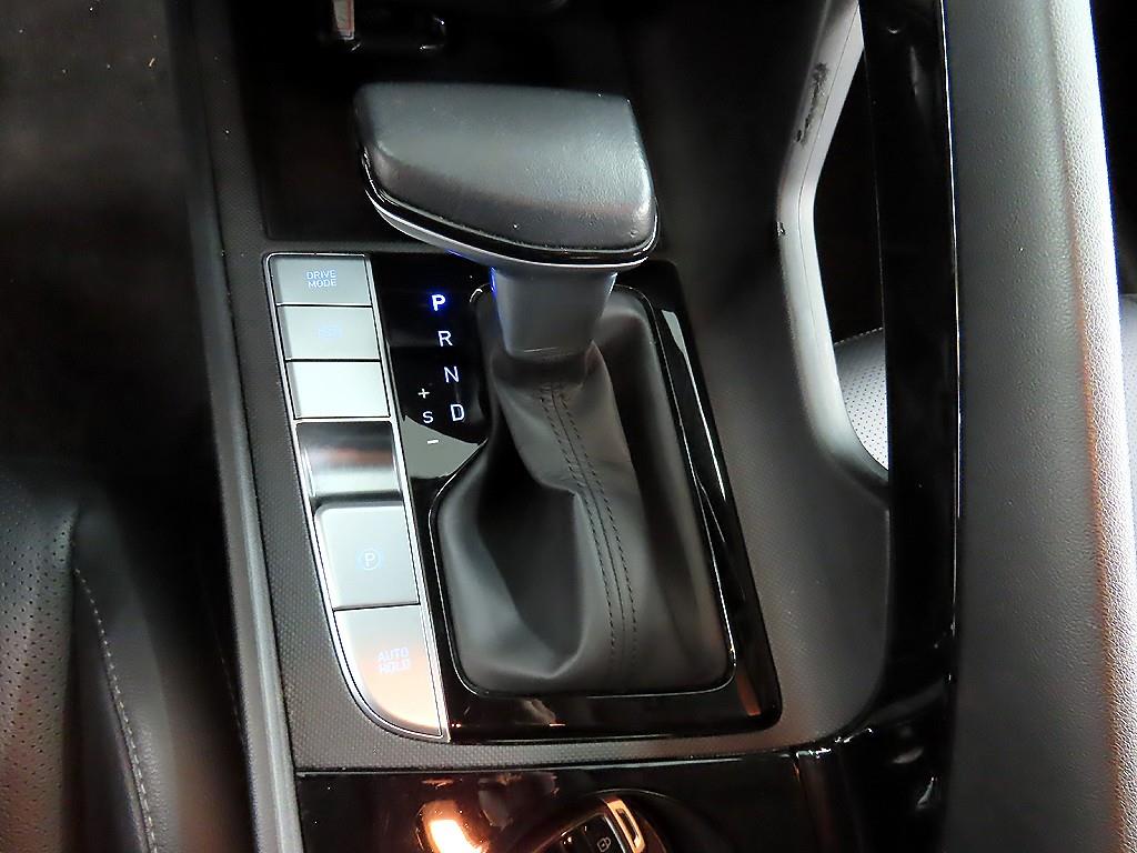 HYUNDAI Avante - Vista 10