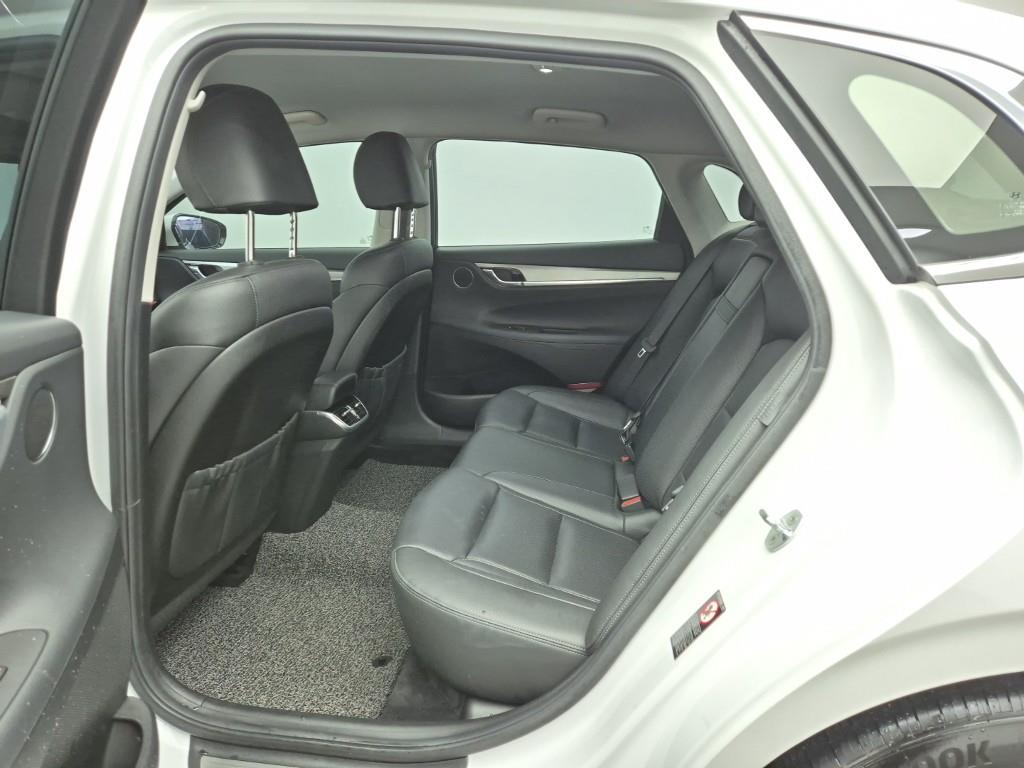 HYUNDAI Grandeur - Vista 12