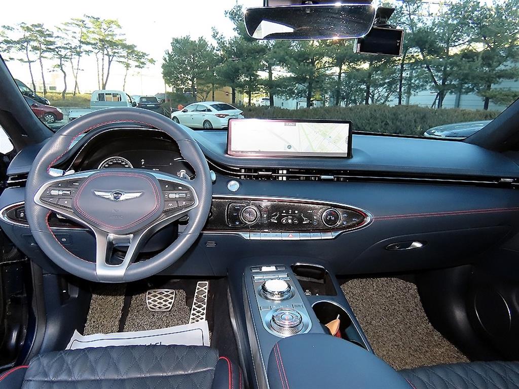 Genesis GV70 - Vista 7