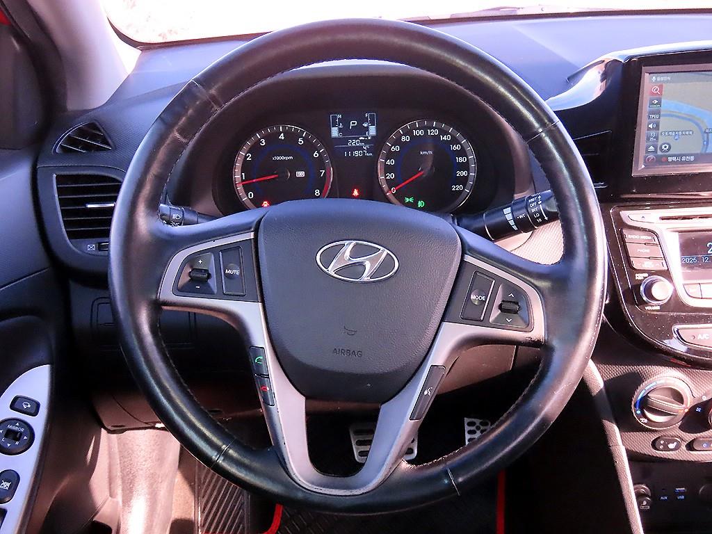 HYUNDAI Accent - Vista 7