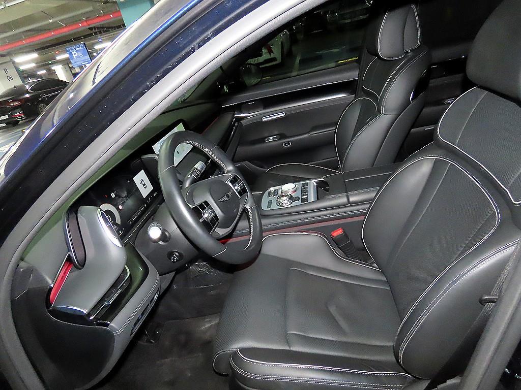 Genesis G90 - Vista 6