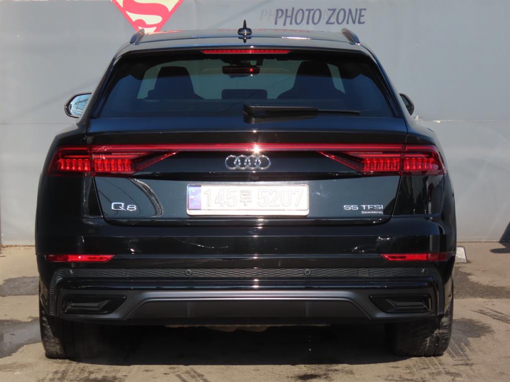 Audi Q8 - Vista 7