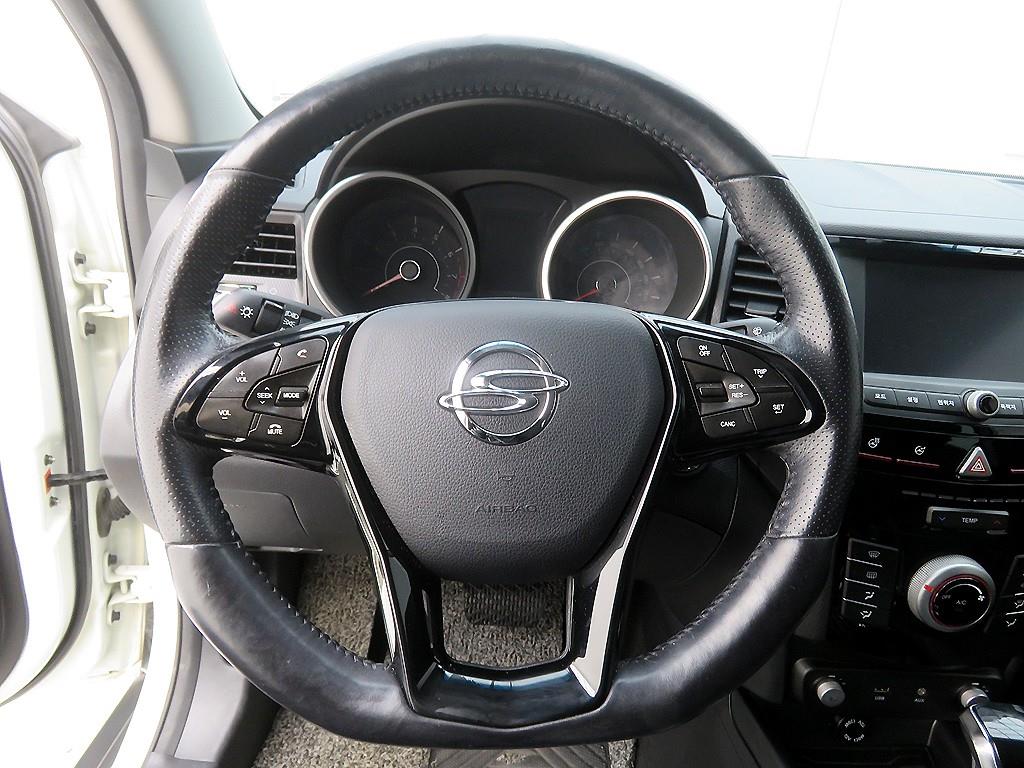 Ssangyong Tivoli - Vista 9