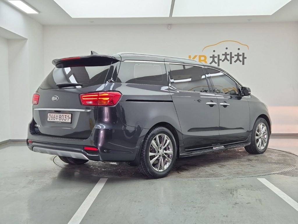 KIA Carnival - Vista 4