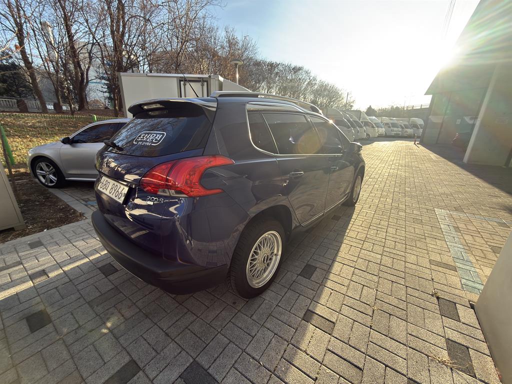 Peugeot 2008 - Vista 4