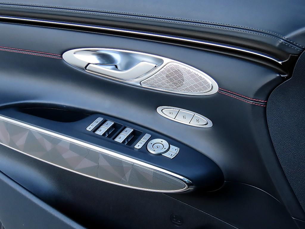 Genesis GV70 - Vista 11