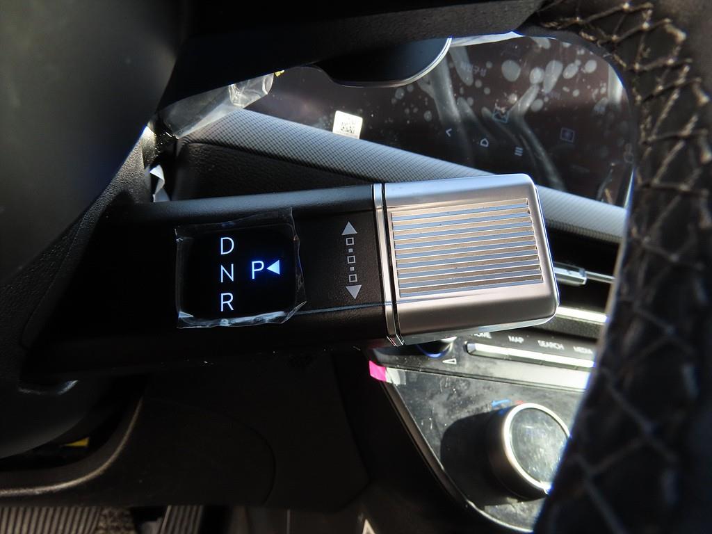 HYUNDAI Sonata - Vista 12