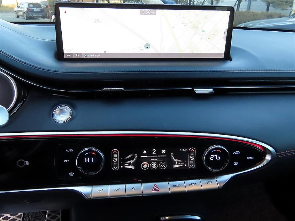 Genesis GV70 - Vista 12