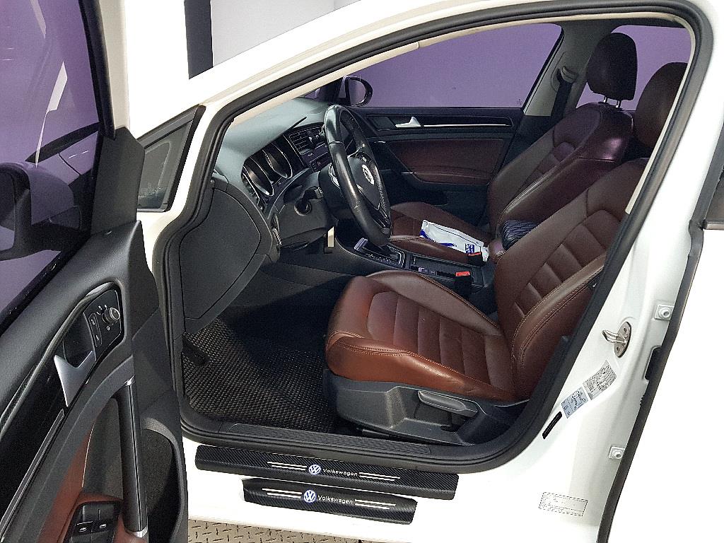 Volkswagen Golf - Vista 8