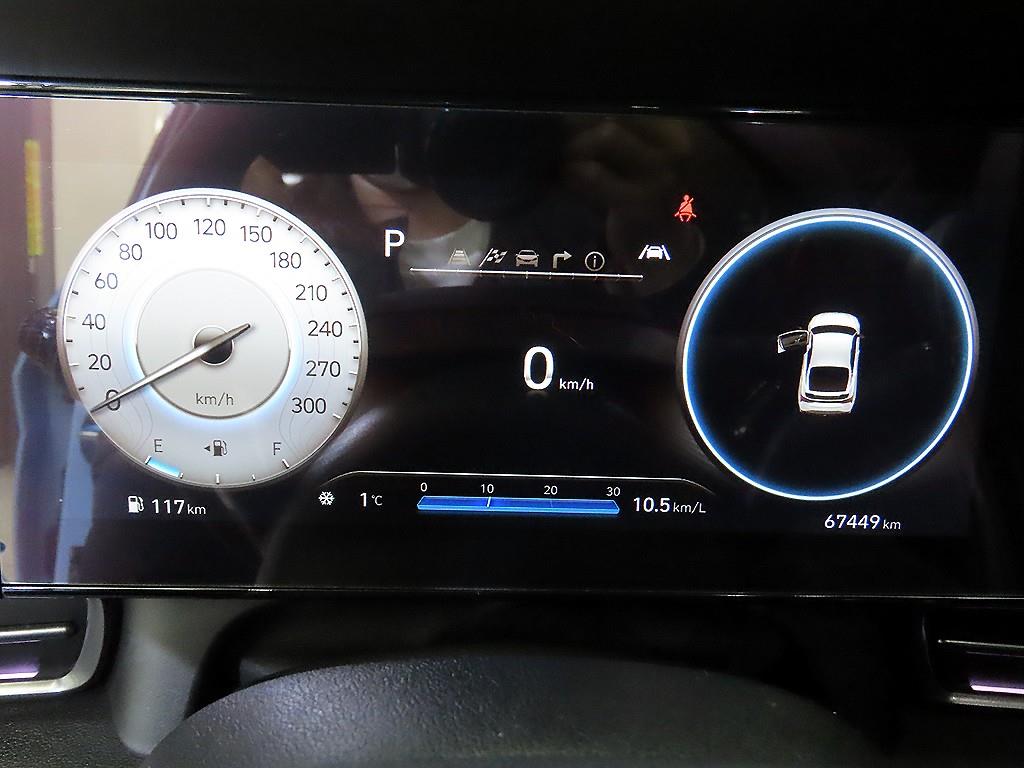 HYUNDAI Avante - Vista 9