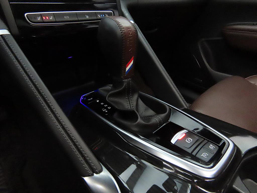 SAMSUNG QM6 - Vista 11