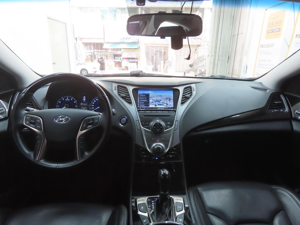 HYUNDAI Grandeur - Vista 7