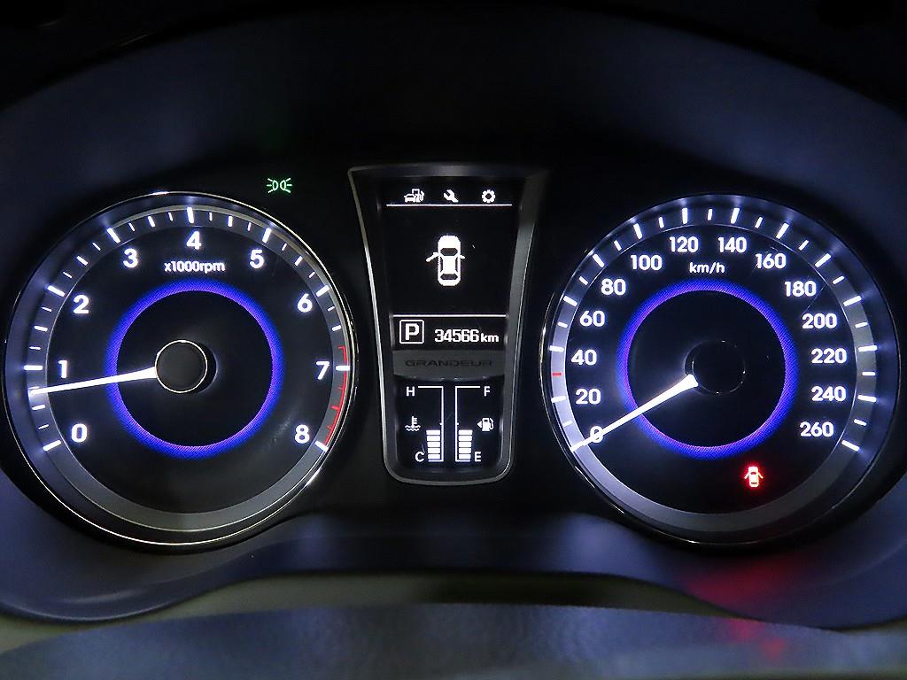 HYUNDAI Grandeur - Vista 9