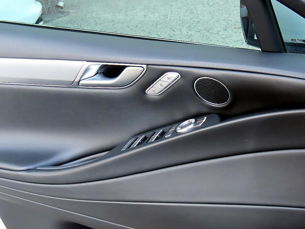 Genesis G80 - Vista 11