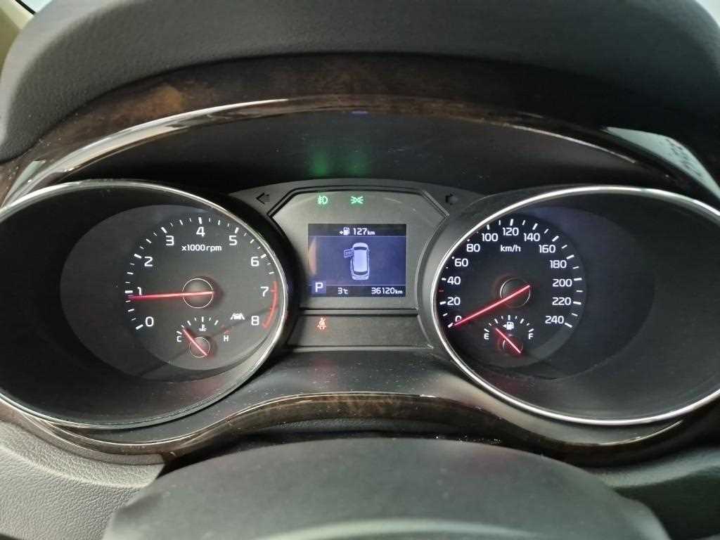 KIA Carnival - Vista 6