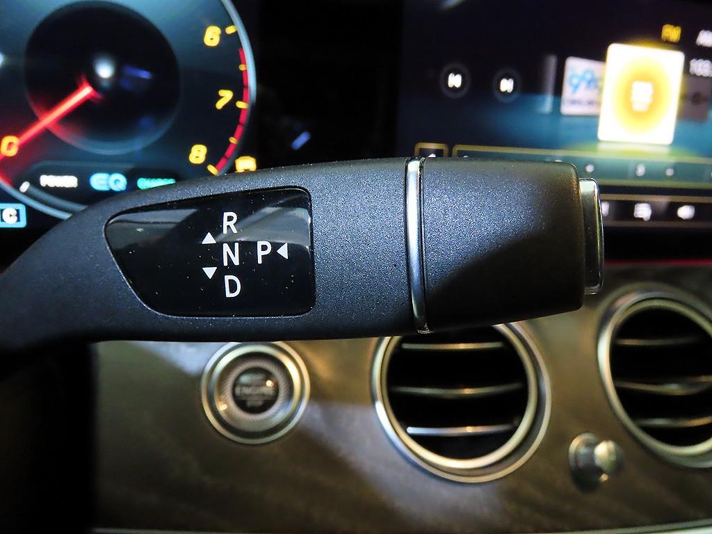 Mercedes Benz E class - Vista 12