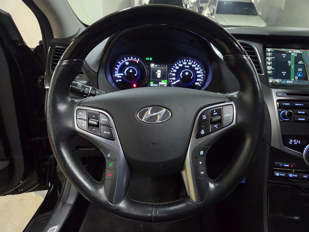 HYUNDAI Grandeur - Vista 9