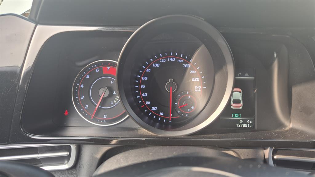 HYUNDAI Avante - Vista 4