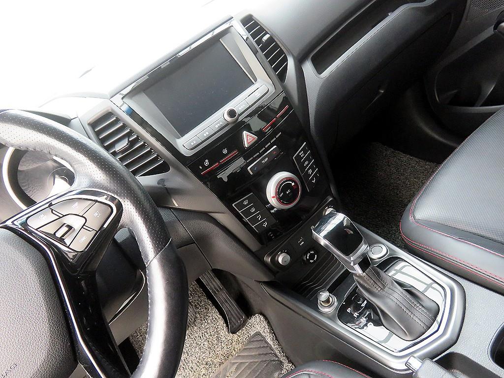 Ssangyong Tivoli - Vista 10