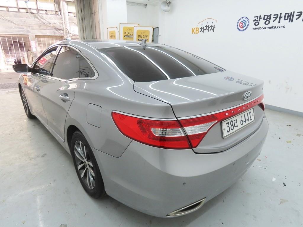 HYUNDAI Grandeur - Vista 4