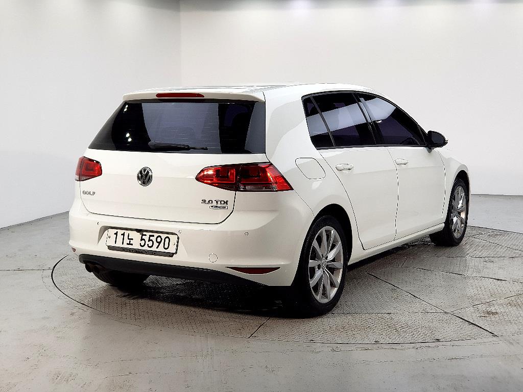 Volkswagen Golf - Vista 4