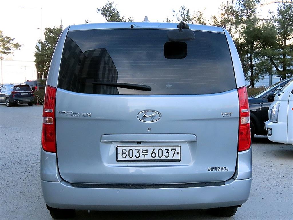 HYUNDAI Starex - Vista 4