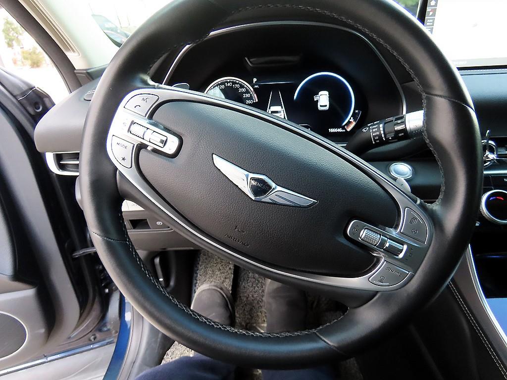 Genesis GV80 - Vista 8