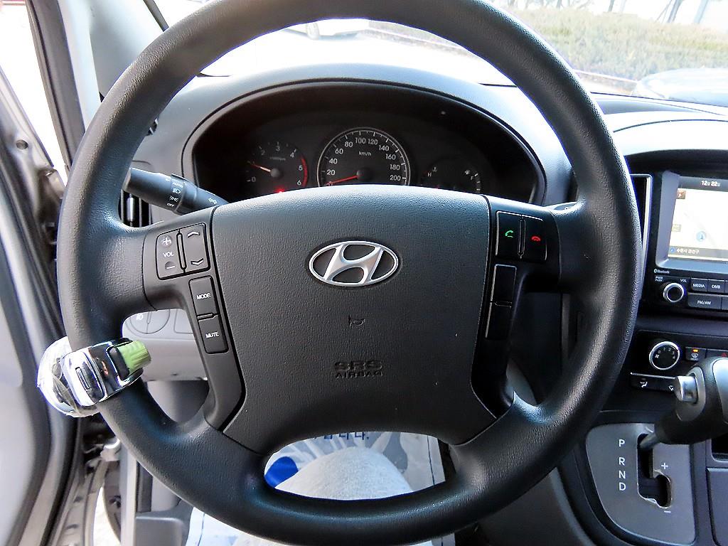 HYUNDAI Starex - Vista 8