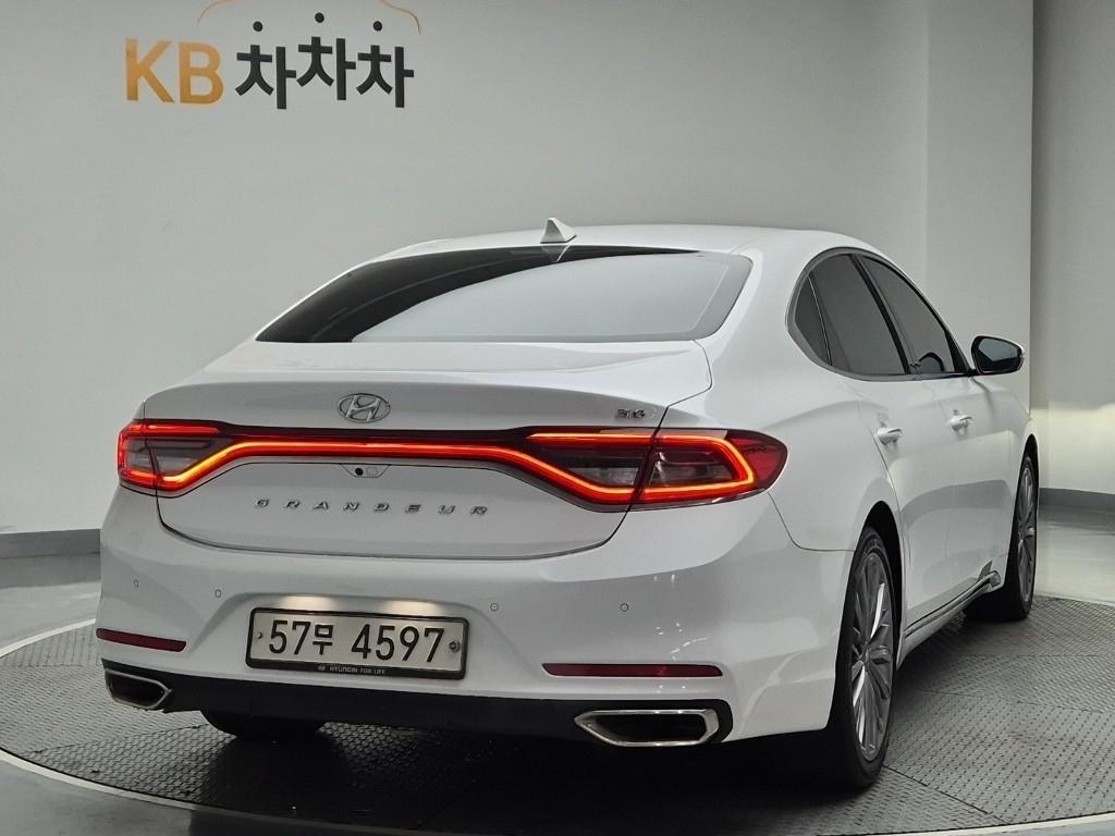 HYUNDAI Grandeur - Vista 4