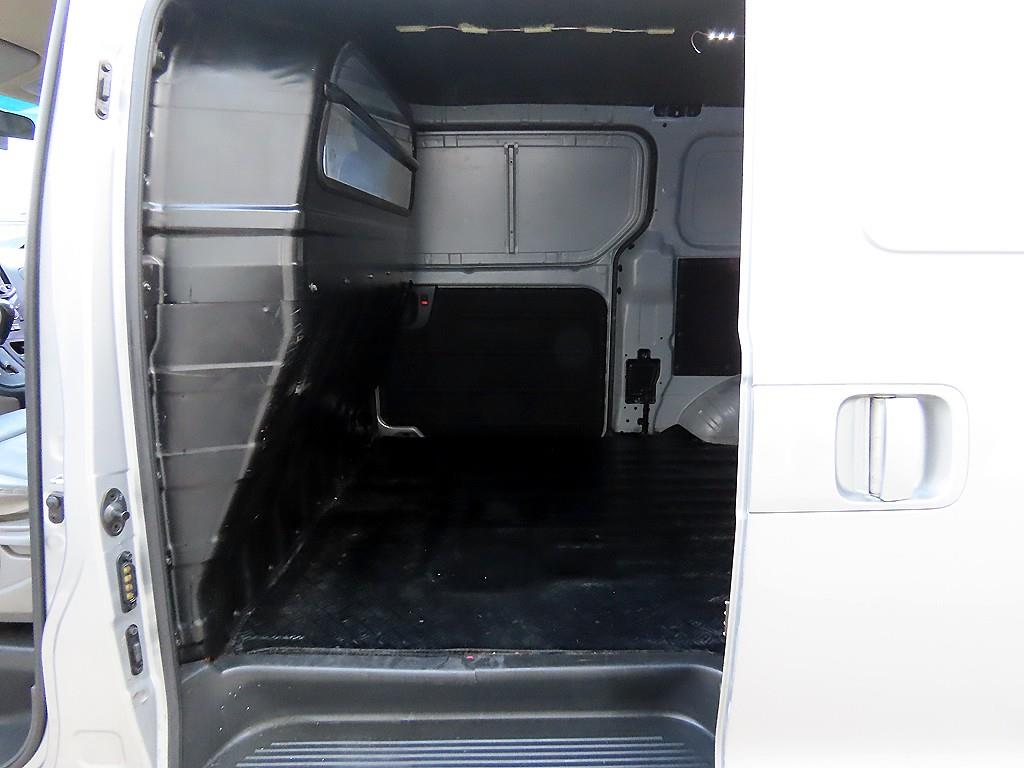 HYUNDAI Starex - Vista 6