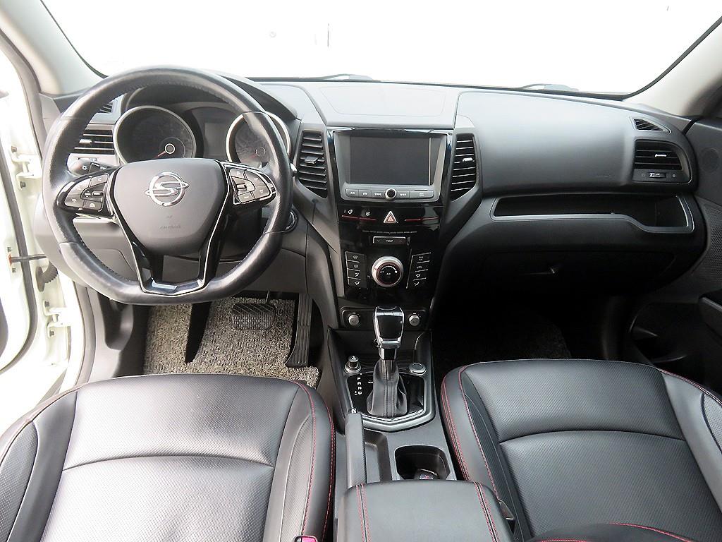 Ssangyong Tivoli - Vista 8
