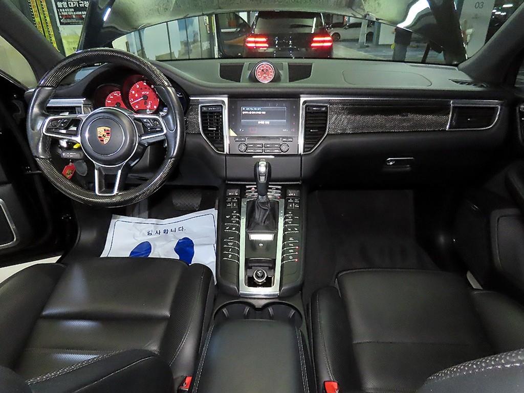 Porsche Macan - Vista 10