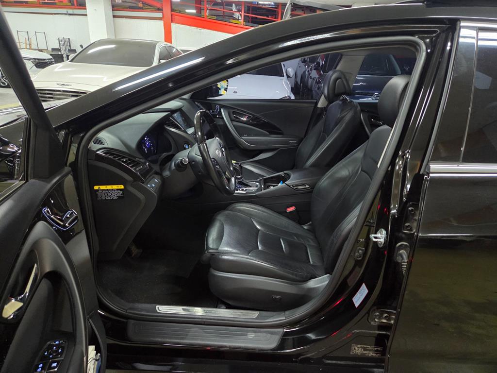 HYUNDAI Grandeur - Vista 6