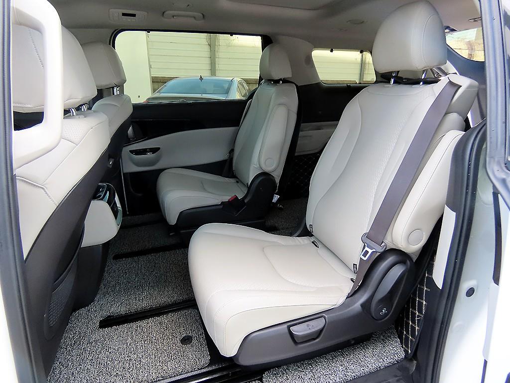 KIA Carnival - Vista 6