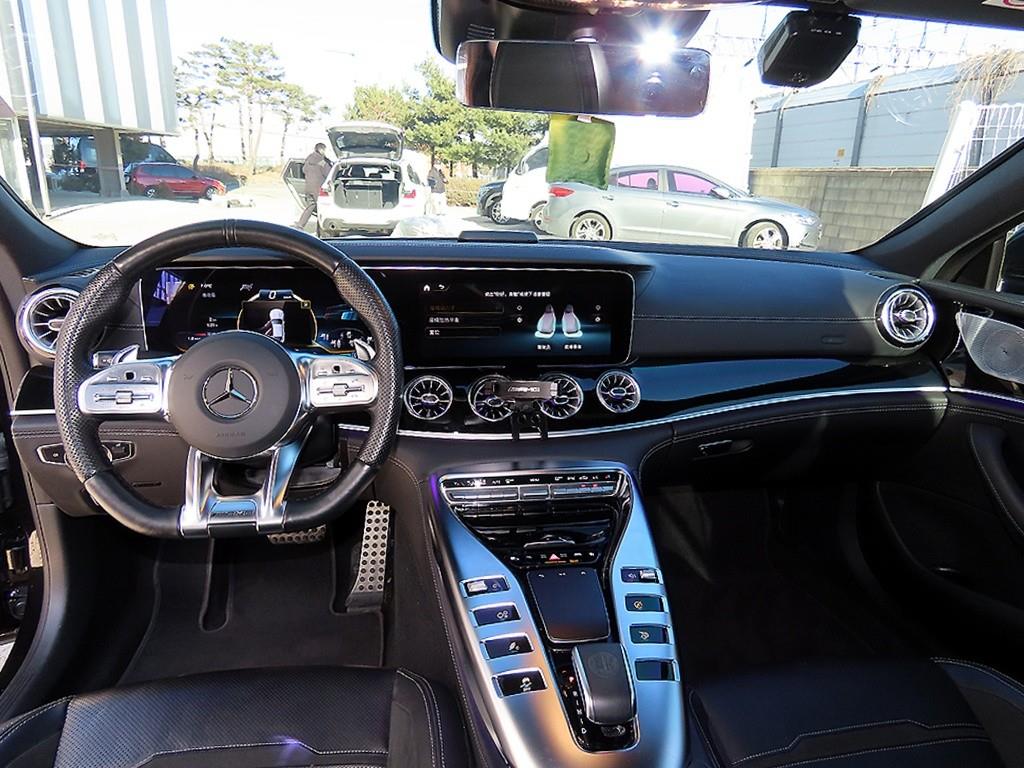 Mercedes Benz AMG GT - Vista 7