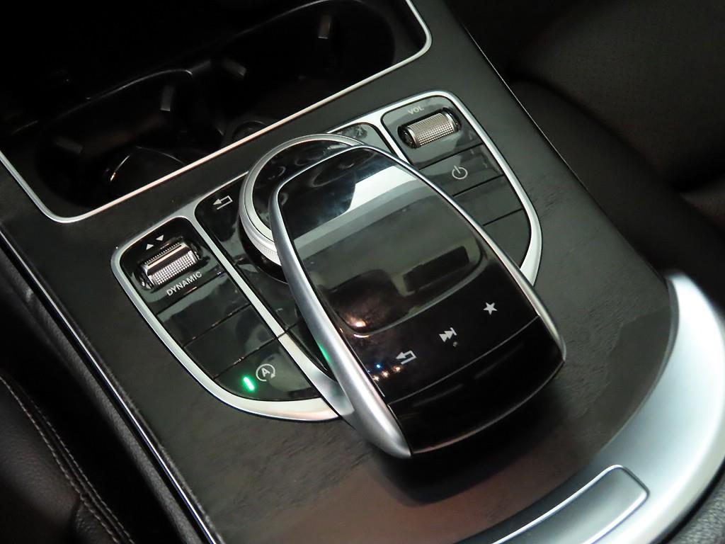 Mercedes Benz C Class - Vista 12