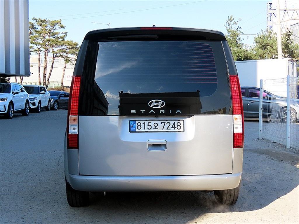 HYUNDAI Staria - Vista 4