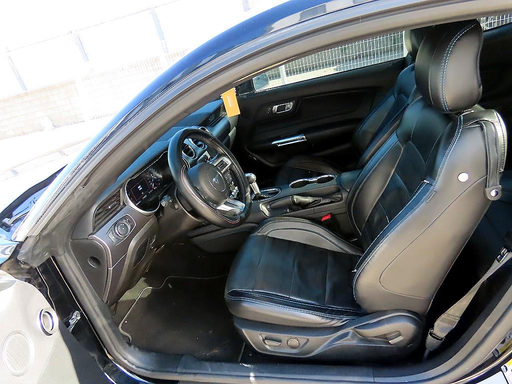 Ford Mustang - Vista 5