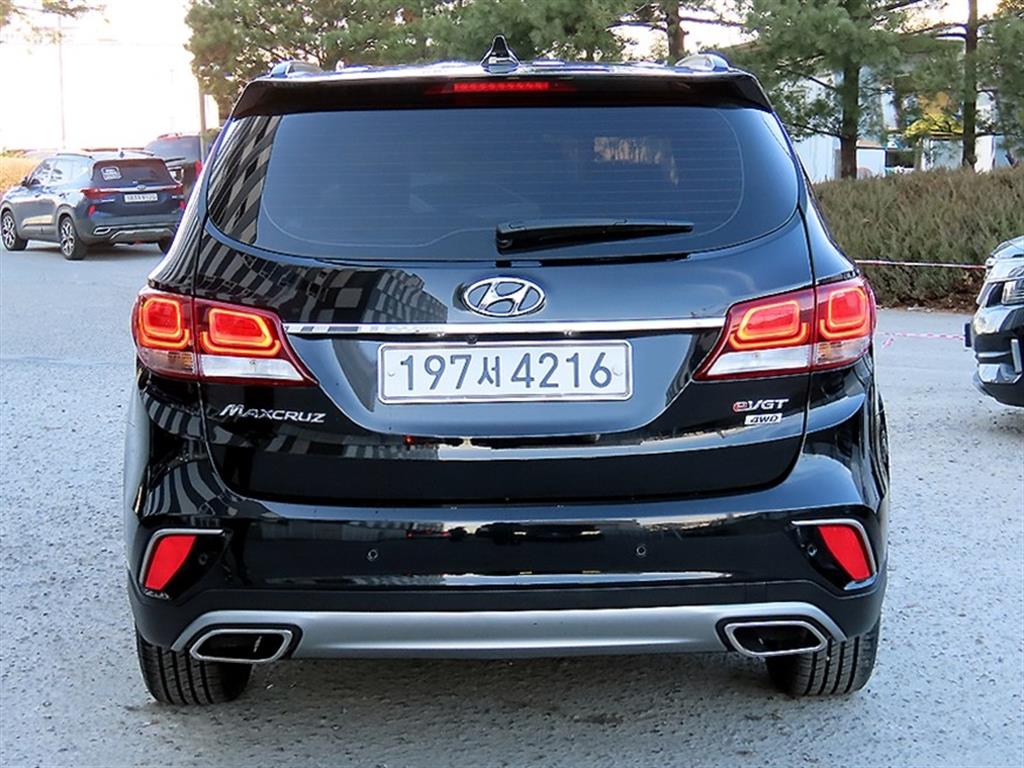 HYUNDAI Maxcruz - Vista 4