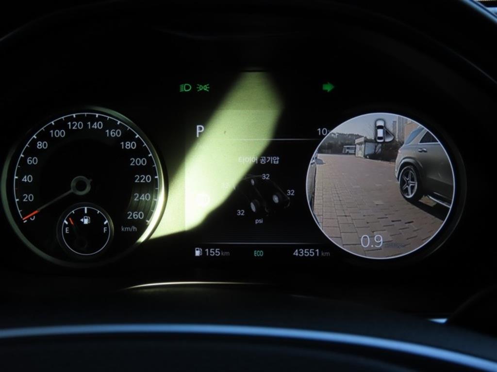 Genesis G80 - Vista 9