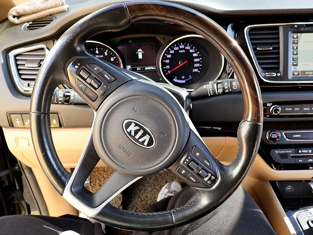 KIA Carnival 2018 Negro - Importación desde Corea - HF Imports Iquique - Foto 8