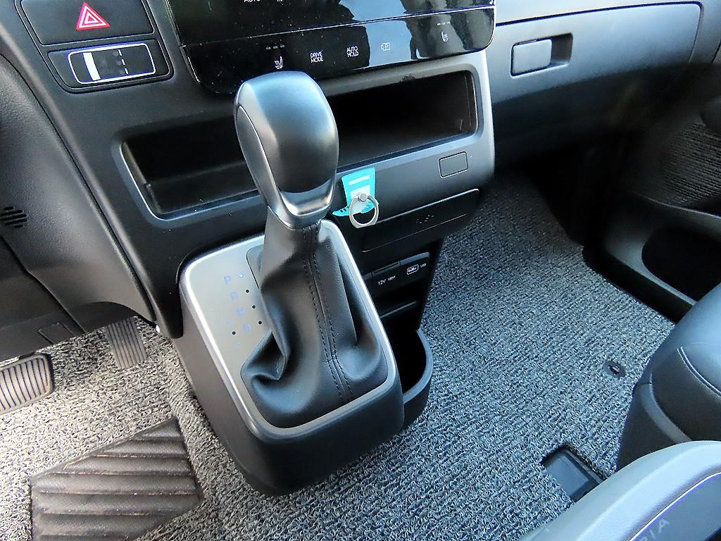 HYUNDAI Staria - Vista 10