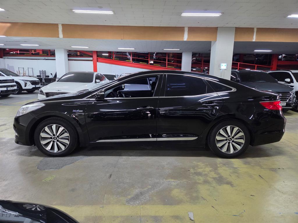 HYUNDAI Grandeur - Vista 3